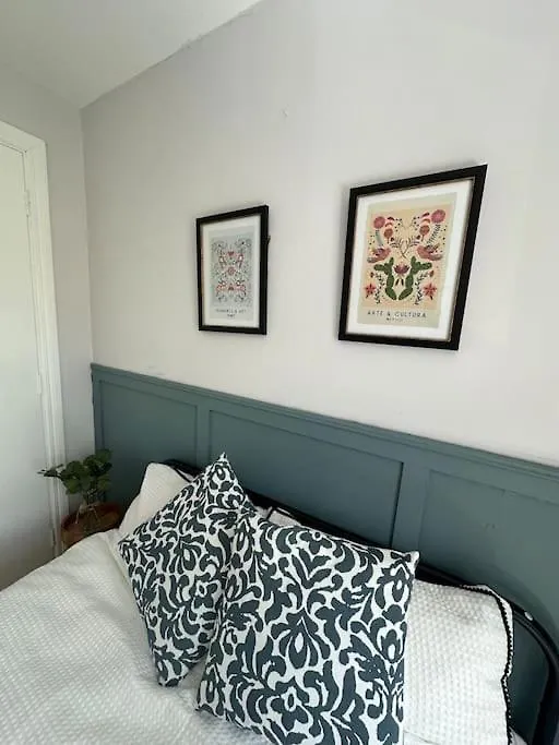 Stunning Semi-Detached Townhouse, Holywood, Sleeps 6 - 10 Mins From Belfast Villa United Kingdom