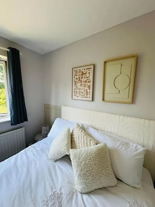 Holiday home Stunning Semi-Detached Townhouse, Holywood, Sleeps 6 - 10 Mins From Belfast Villa