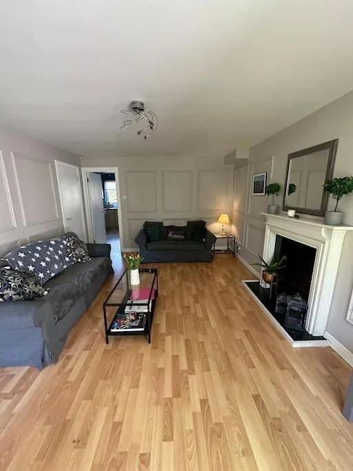 Stunning Semi-Detached Townhouse, Holywood, Sleeps 6 - 10 Mins From Belfast Villa United Kingdom