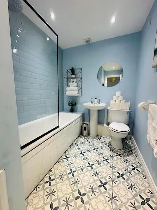 Holiday home Stunning Semi-Detached Townhouse, Holywood, Sleeps 6 - 10 Mins From Belfast Villa