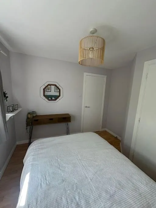 Stunning Semi-Detached Townhouse, Holywood, Sleeps 6 - 10 Mins From Belfast Villa Holiday home