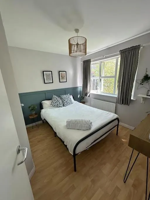 Stunning Semi-Detached Townhouse, Holywood, Sleeps 6 - 10 Mins From Belfast Villa Holiday home