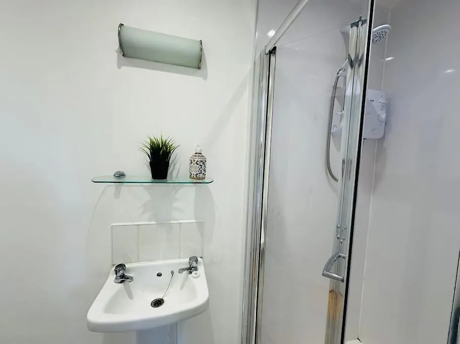 Stunning Semi-Detached Townhouse, Holywood, Sleeps 6 - 10 Mins From Belfast Villa Holiday home