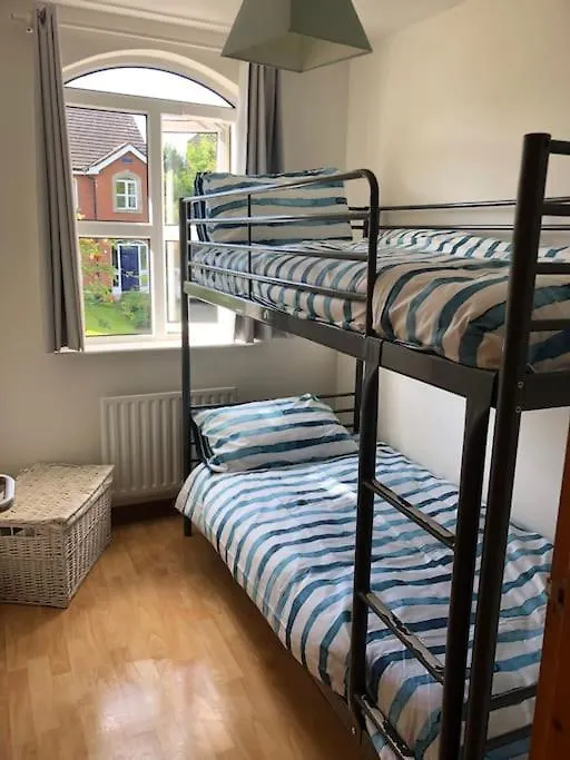 Holiday home Stunning Semi-Detached Townhouse, Holywood, Sleeps 6 - 10 Mins From Belfast Villa
