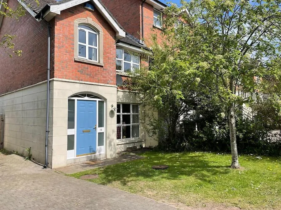 Stunning Semi-Detached Townhouse, Holywood, Sleeps 6 - 10 Mins From Belfast Villa 0*,  United Kingdom