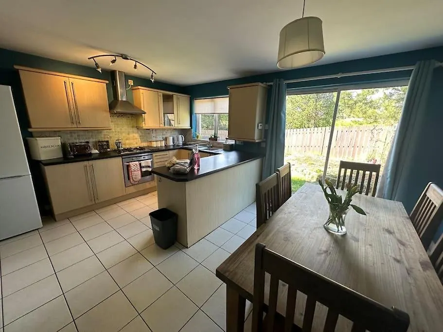 Holiday home Stunning Semi-Detached Townhouse, Holywood, Sleeps 6 - 10 Mins From Belfast Villa